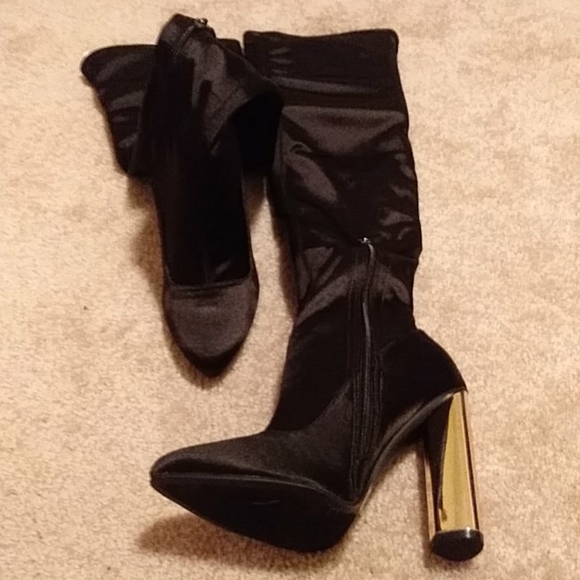 Shoe - Picture 8 of 8